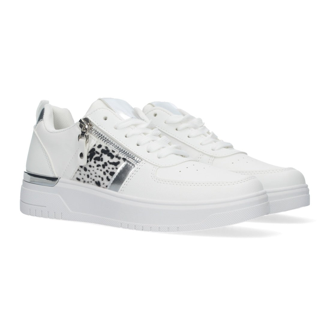 Zapatilla Blanca con Detalle Plateado