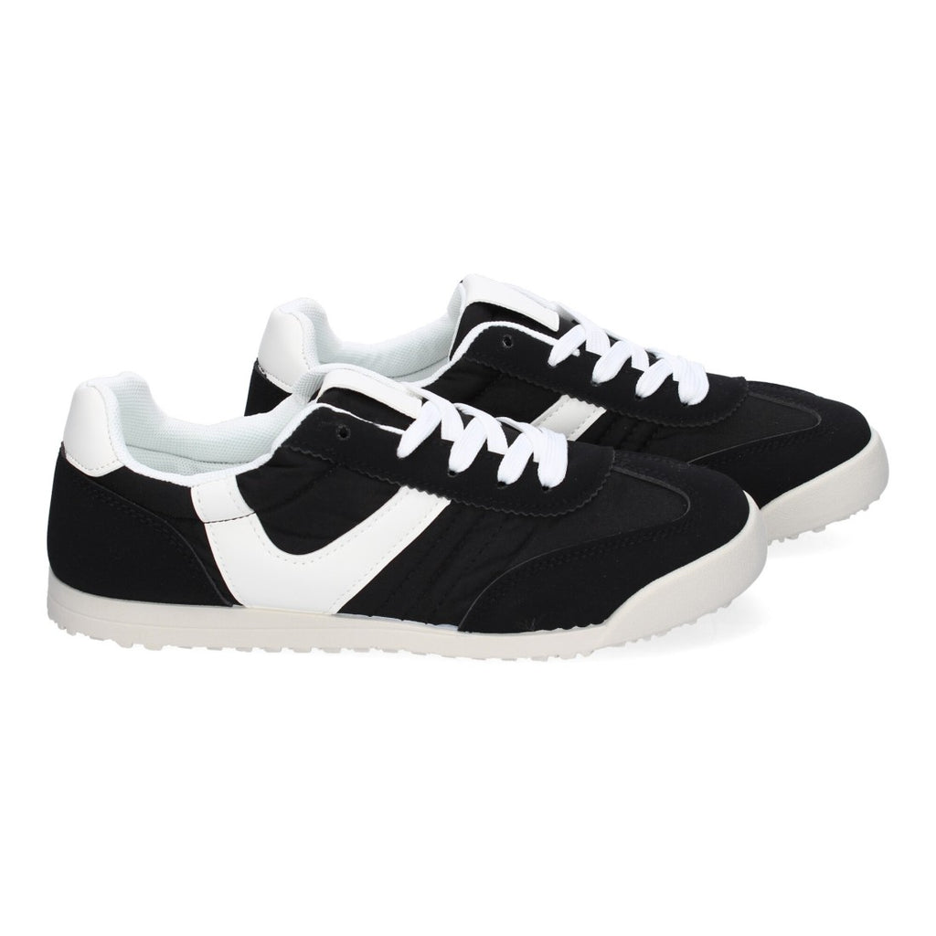 Sneaker Casual Negra con Detalles Blancos