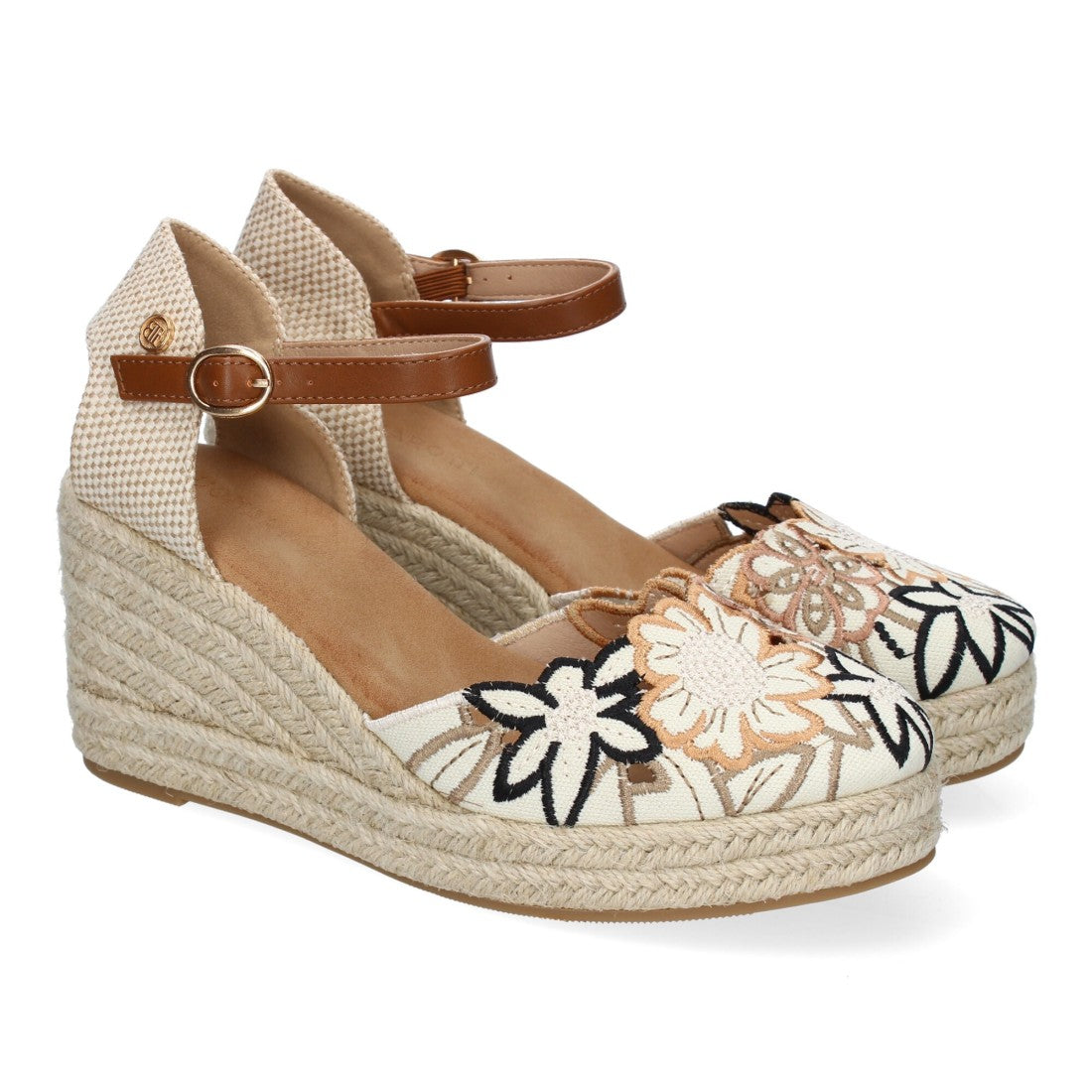 Sandalias con cuña y diseño de flores bordadas - Camel