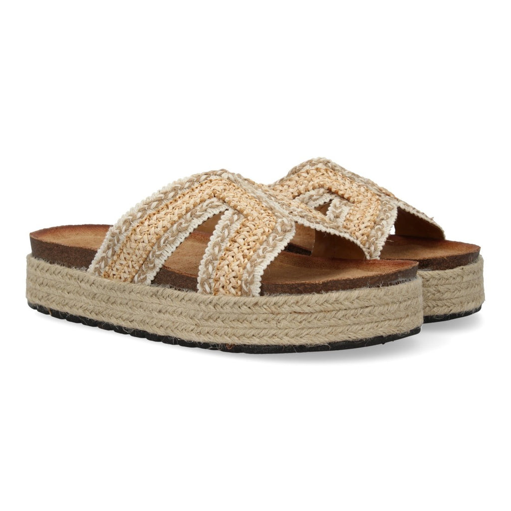 Sandalia Plana Trenzada – Look Veraniego -Beige