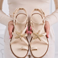 Sandalia romana plana con decoración de estrella - 5269-Beige