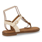 Sandalia con Detalles Metálicos y Planta Acolchada-Beige