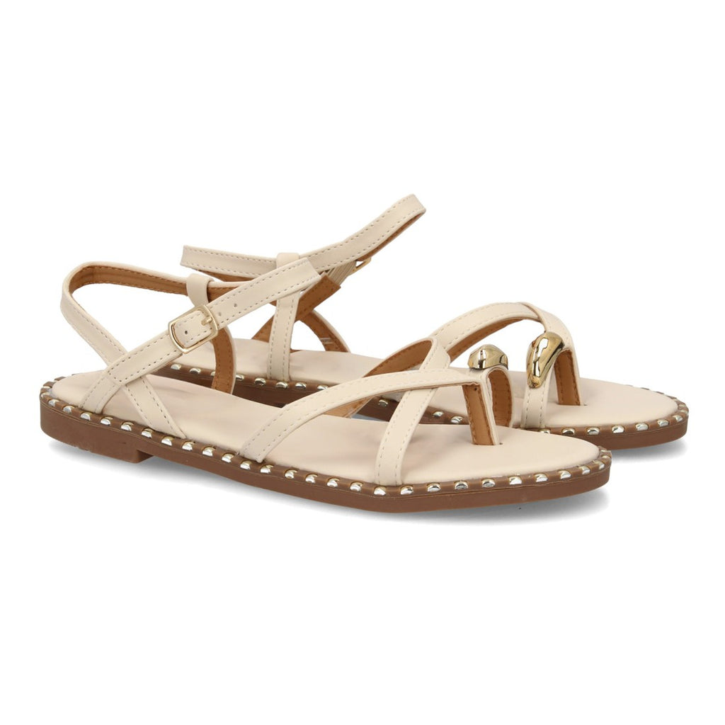 Sandalia Plana de Mujer con Tiras Finas y Detalles Metálicos  -Beige