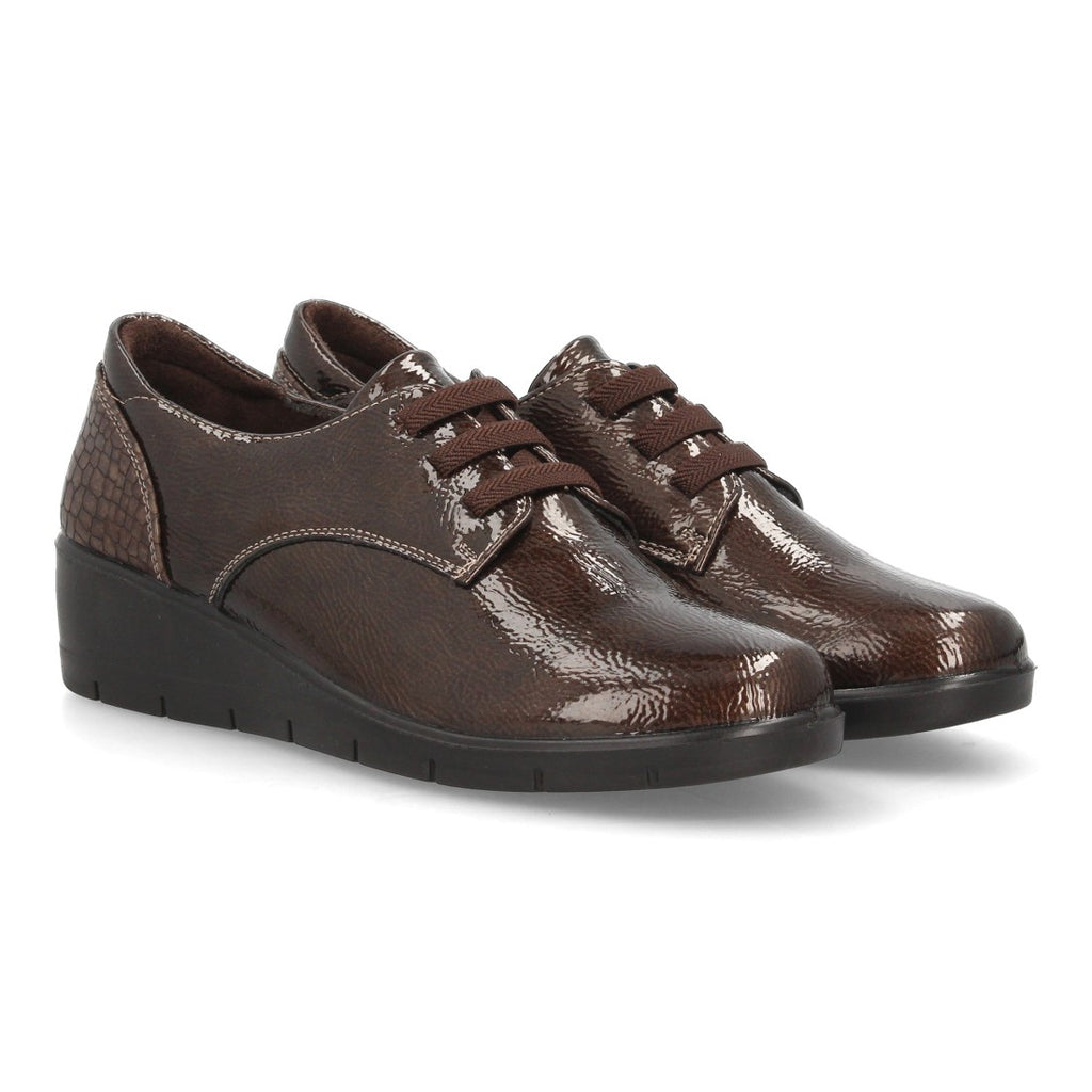 Zapatos de Mujer con Cuña, Cordones y Acabado Brillante -Marron