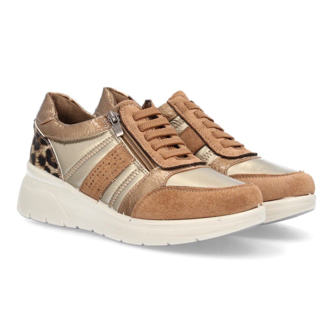 Zapatillas de Mujer con Cuña, Plataforma y Detalles de Texturas -Beige