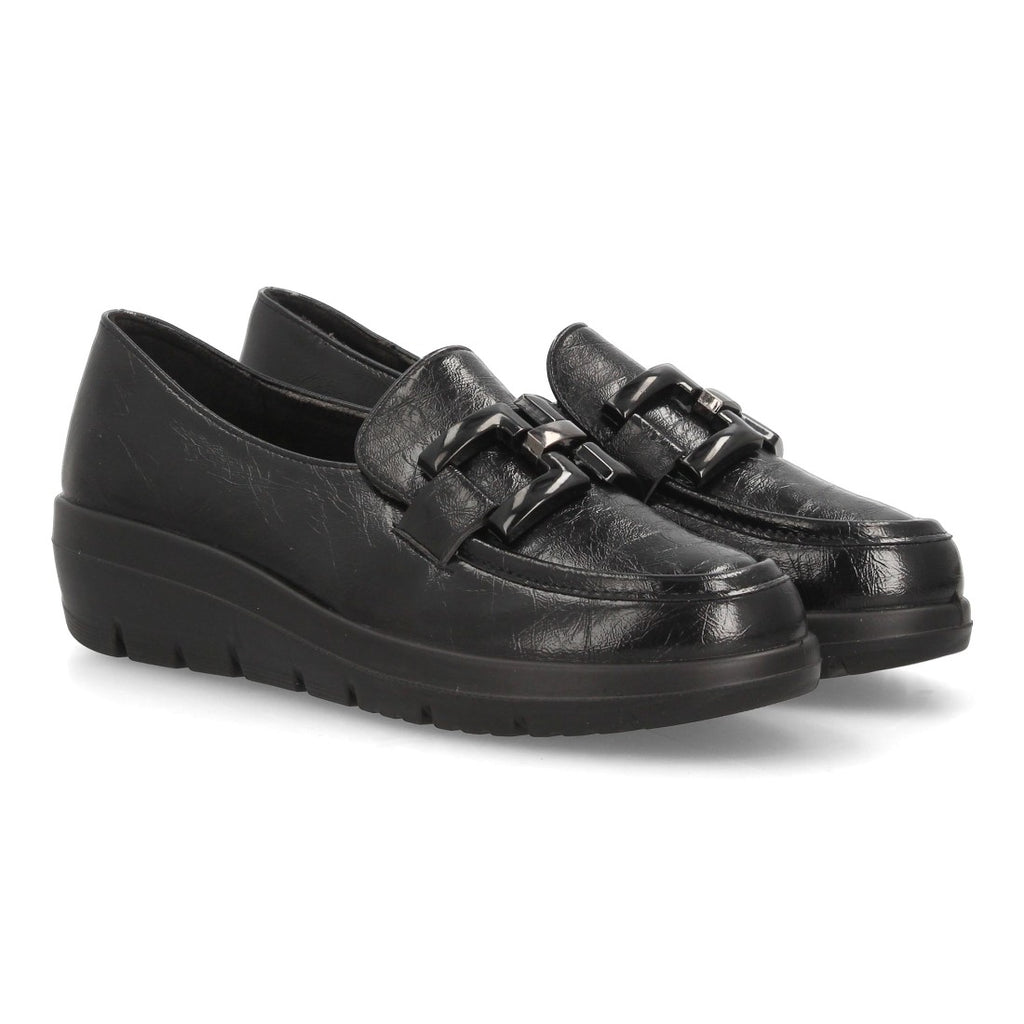 Mocasines de Mujer con Cuña Baja, Acabado Brillante y Eslabones -Negro
