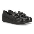 Mocasines de Mujer con Cuña Baja, Acabado Brillante y Eslabones -Negro