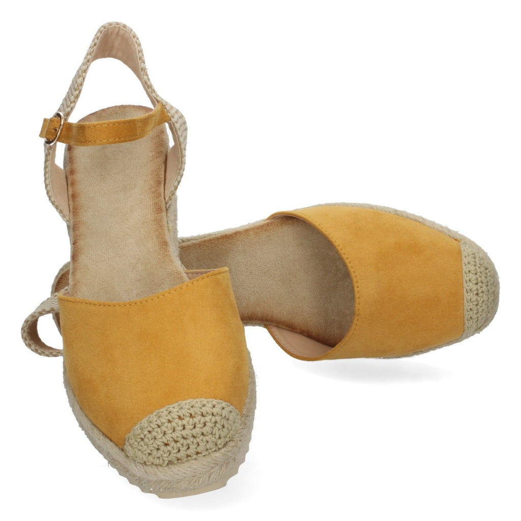 Sandalia de Cuña con Pala Cerrada Amarillo