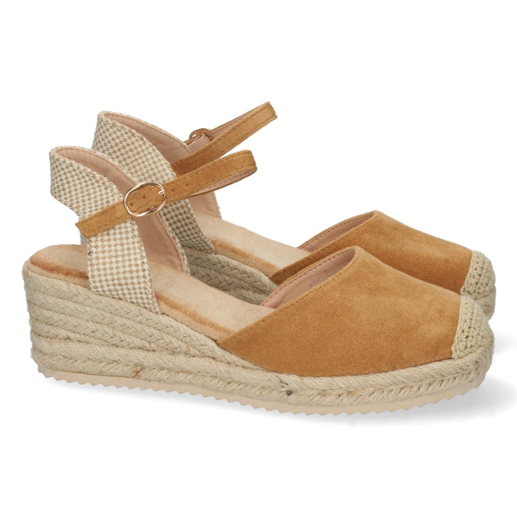 Sandalia de Cuña con Pala Cerrada Camel