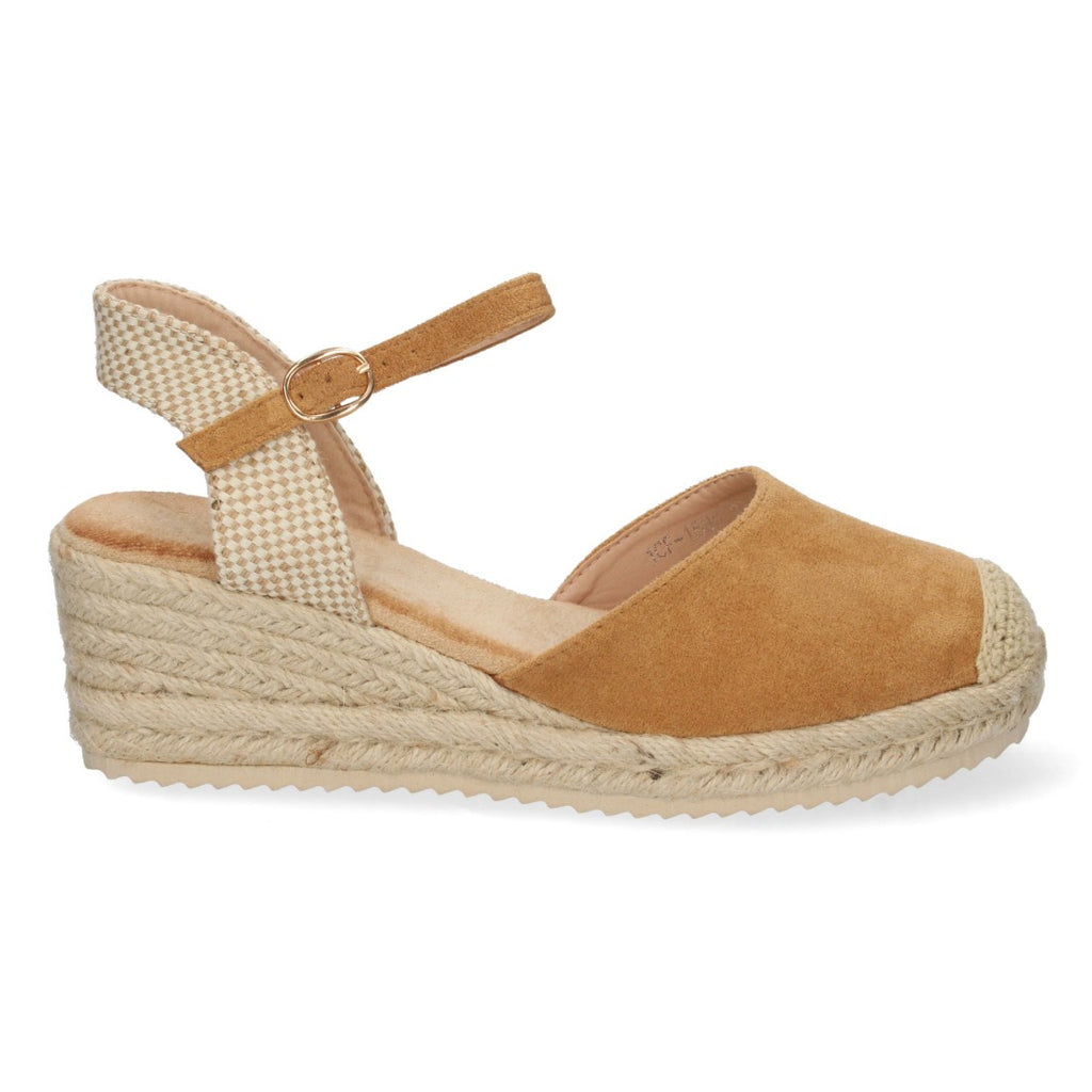 Sandalia de Cuña con Pala Cerrada Camel