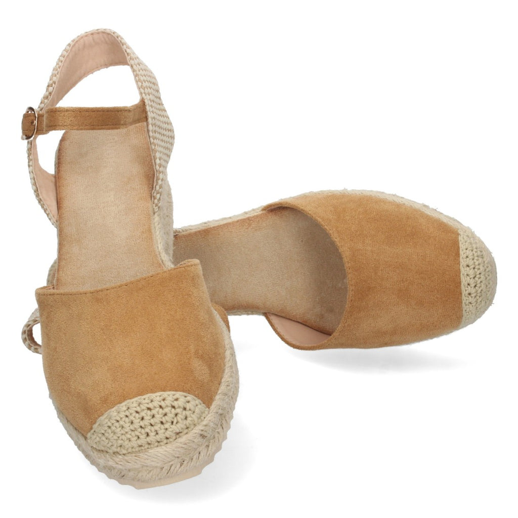 Sandalia de Cuña con Pala Cerrada Camel
