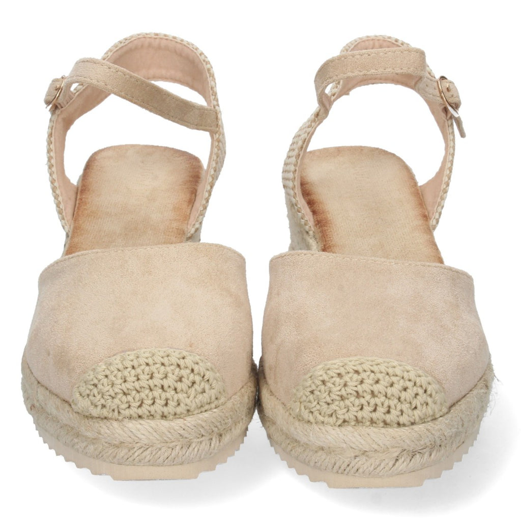 Sandalia de Cuña con Pala Cerrada Beige