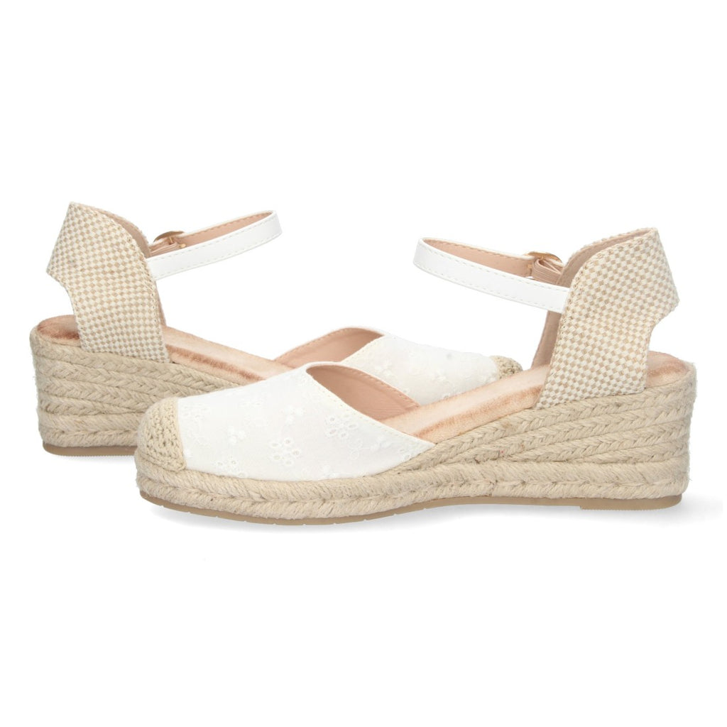 Sandalia de Cuña con Punta de Rafia y motivos florales Negra