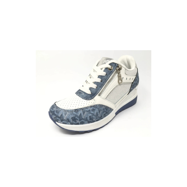 Zapatilla de Cuña Urban Chic – Estilo y Altura